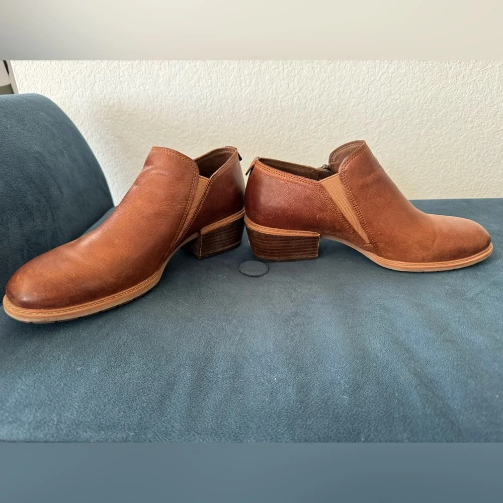 Timberland Sutherlin Bay Brown Leather Zippered Ankle Booties